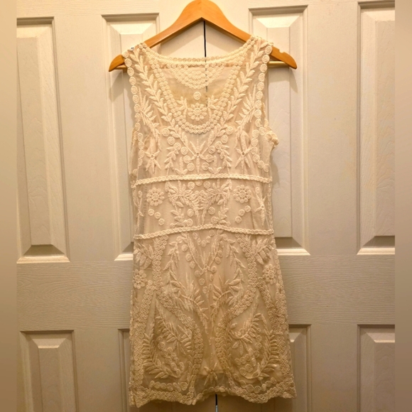 Express Embroidered Pullover Sheath Dress - size Small- NWOT💒 - Picture 2 of 5